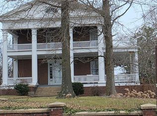 718 State St, Chester, IL 62233