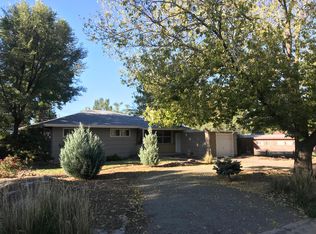 611 Cragmor Rd, Colorado Springs, CO 80907