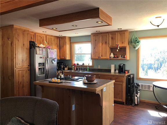 3rd image of 408 Williams Dr