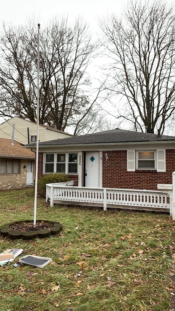 2334 Air Line Ave photo 1