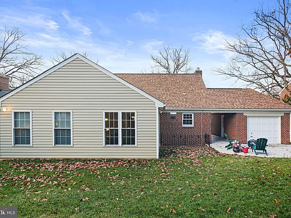 4th image of 1529 Park Grove Ave