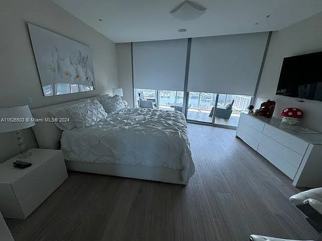 17001 Collins Ave #4504 — Photo 9