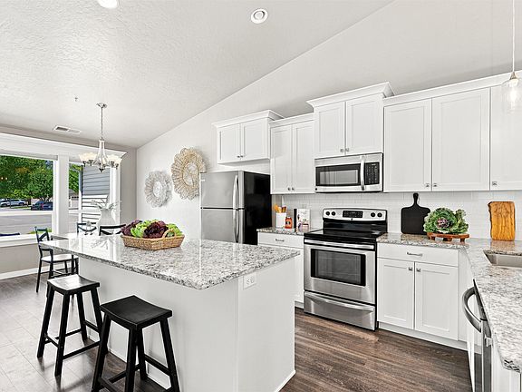 3rd image of 2765 E Apricot Dr