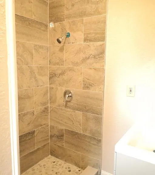 809 Adams St — Photo 19