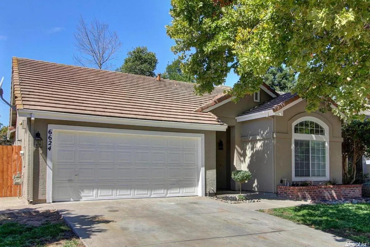 3 bed, 1250 sqft, $2,650 — Photo 1