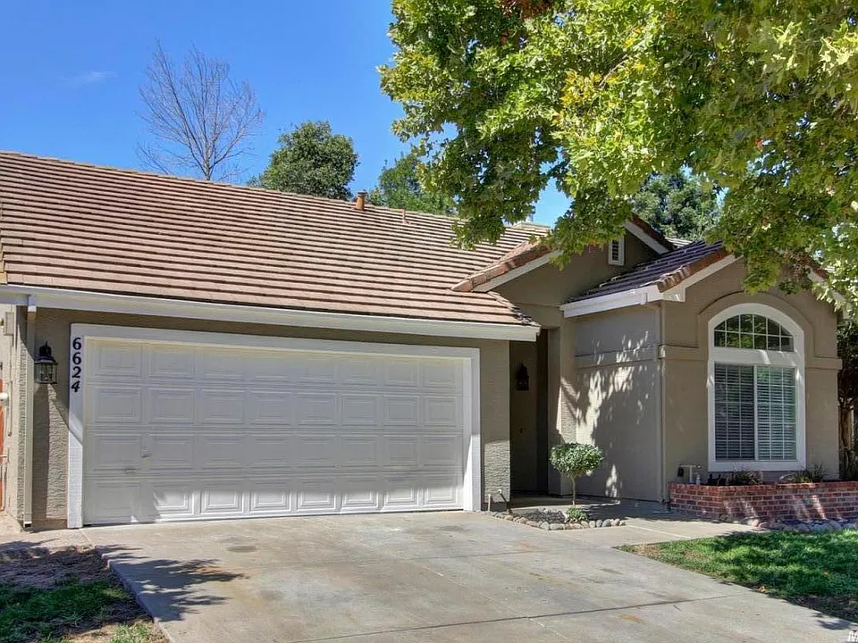 6624 Romanzo Way