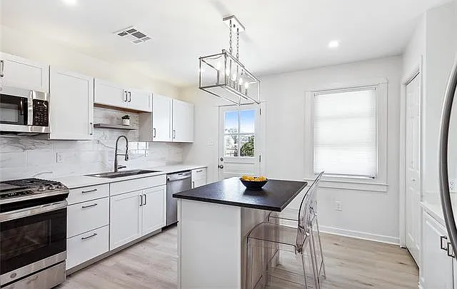 717 Harang Ave — Photo 5