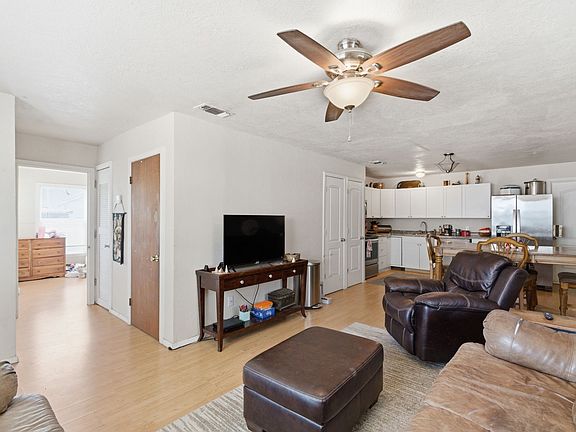 5th image of 203 Gandy St