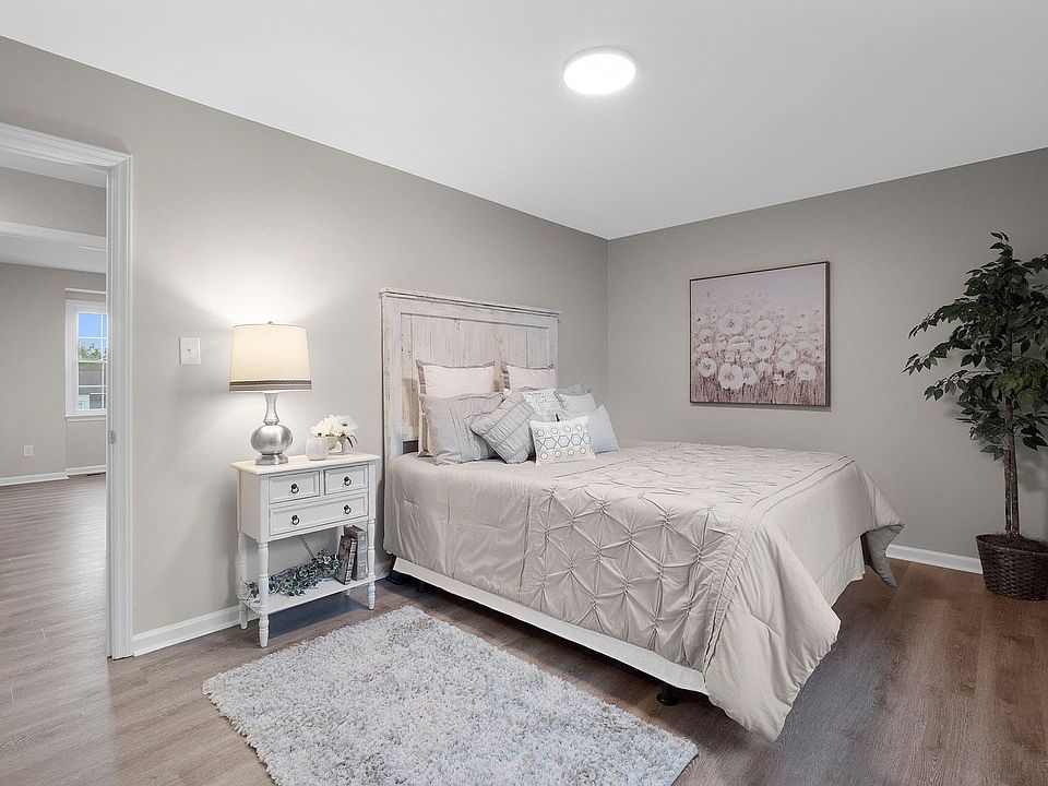 1st image of 1807 E Church St #106