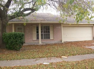 10230 Rancho Bernardo Ln, Sugar Land, TX 77498