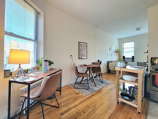 Rented by AZ REALTY NYC LLC | media 9