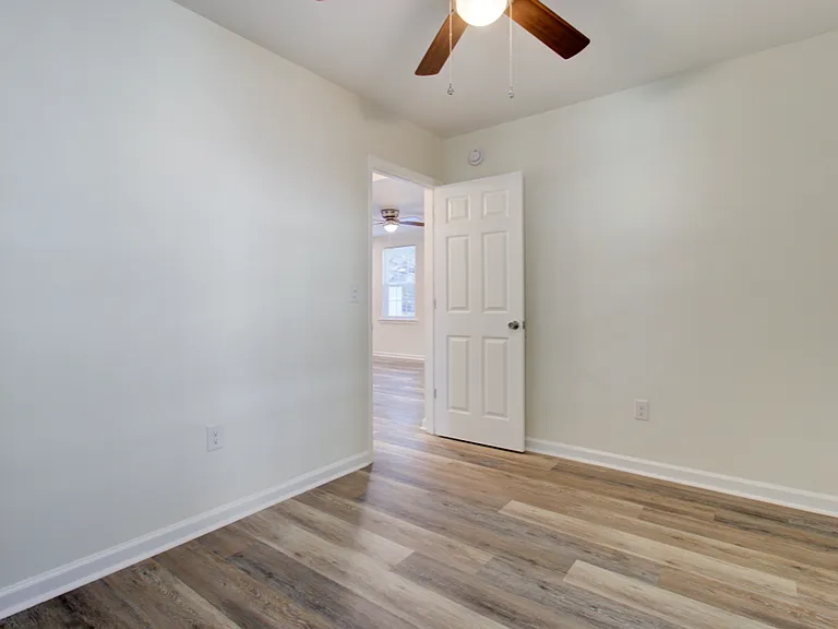 1915 Cherokee St — Photo 12