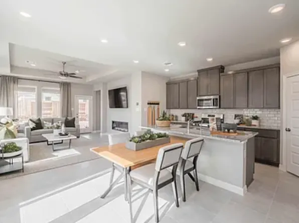 2822 Bluebonnet Ridge Dr, Conroe, TX 77304