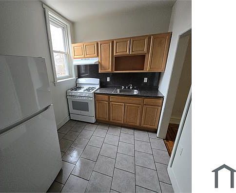 1st image of 431 W Courtland St