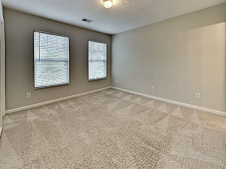 213 Shadow Glen Dr — Photo 17