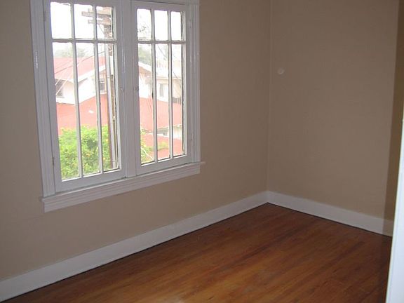 3rd image of 4457 W 2nd St APT 7