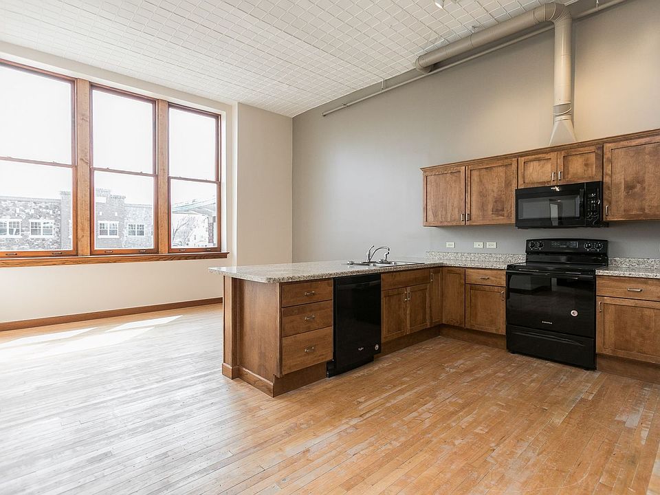 1st image of 346 2nd Ave SW #204