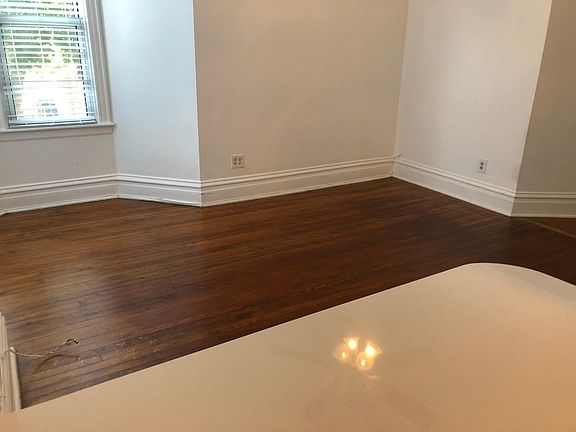 2nd image of 3209 N Oakley Ave #2