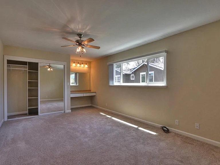 570 University Ave #26 — Photo 7