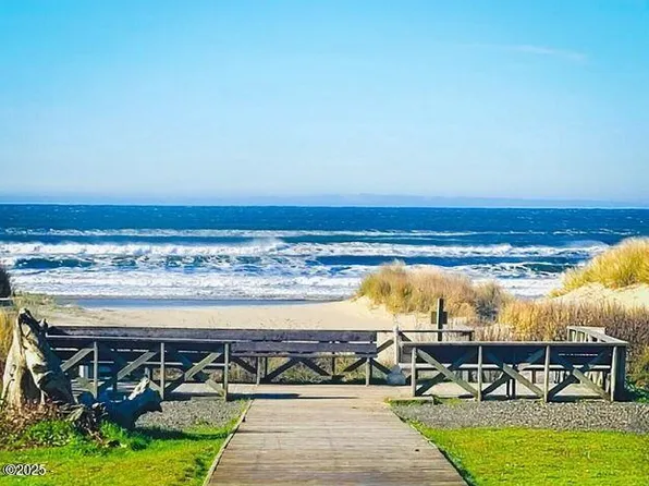 88416 1st Ave #102, Florence, OR 97439