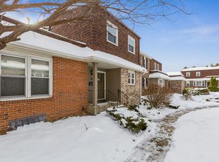 2583 Stratford Dr, Saint Joseph, MI 49085