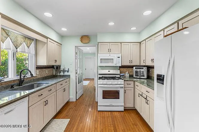213 Woodberry Dr — Photo 10