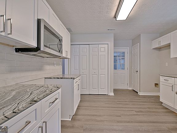 3rd image of 85 Holly Springs Rd