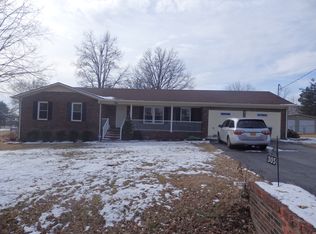 305 Ellen Dr, Hopkinsville, KY 42240