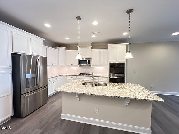 4th image of 923 Rosepine Dr