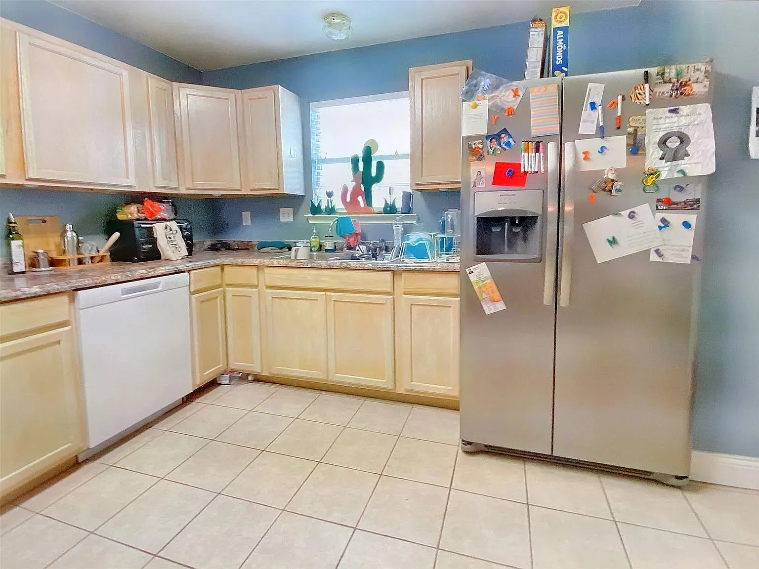 3 bed, 2.0 bath, 1371 sqft, $1,700 — Photo 2