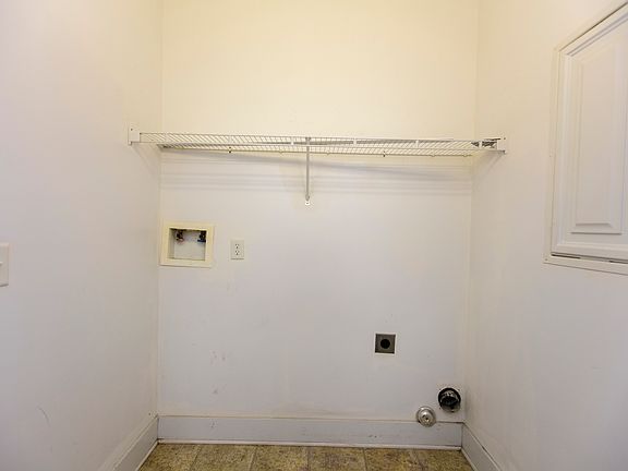 2nd image of 5423 Camellia Ln
