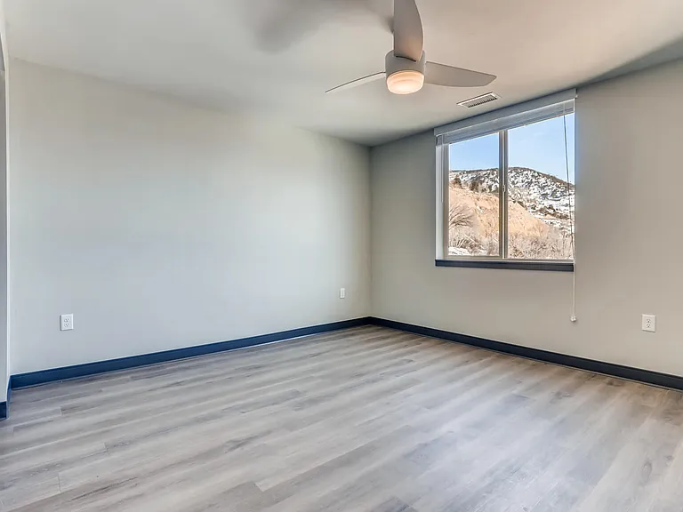 SIX CANYON — Photo 34
