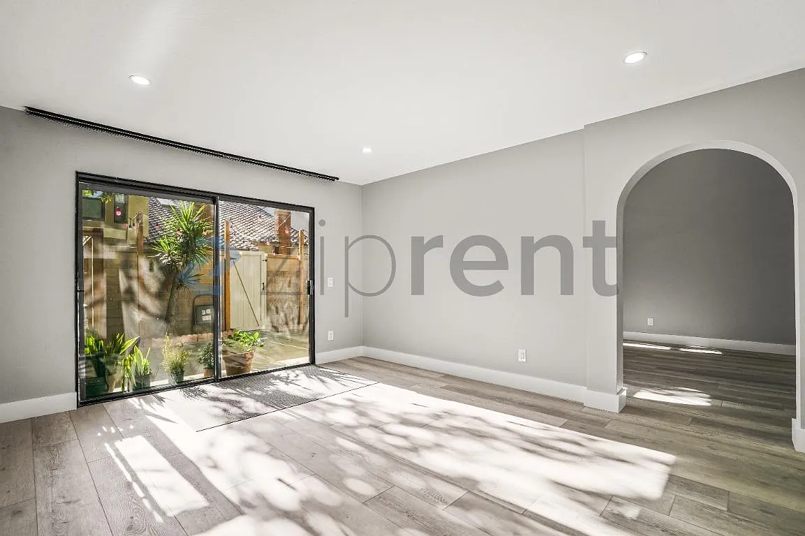 Building Photo - 16810 Picadilly Ln