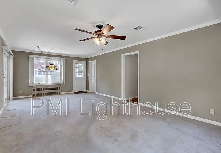 37 Margaret Blvd — Photo 8