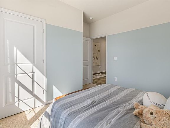 4th image of 3127 Middle Creek Ln