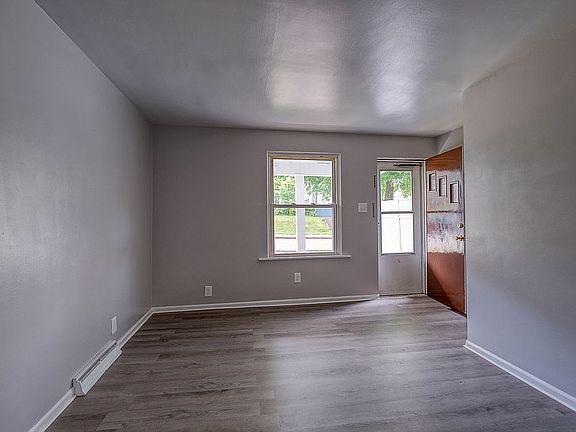 3rd image of 112 W Boyd Ave