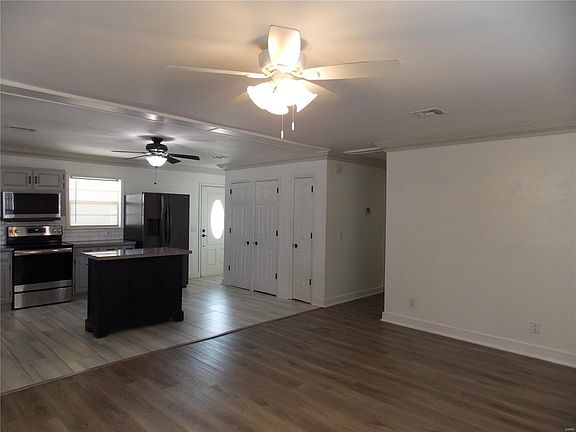 3rd image of 2311 Earl Ln
