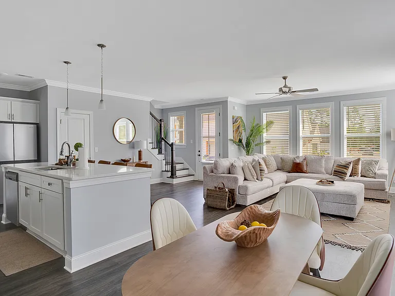 8087 Honeycomb Ln — Photo 2