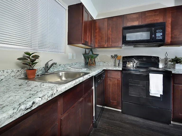 Keystone Apartments — Photo 77