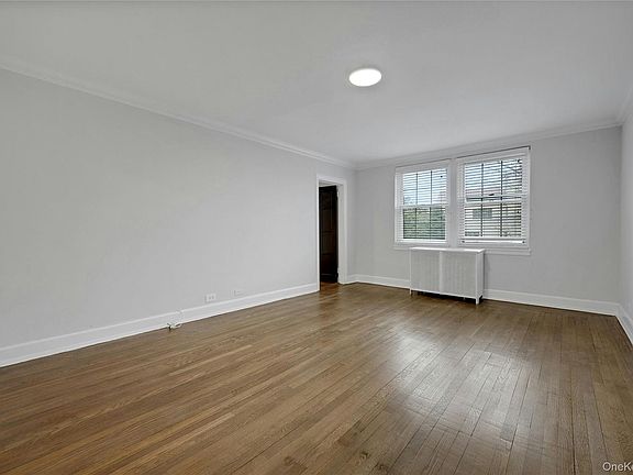 4th image of 64 Kensington Rd APT 1A
