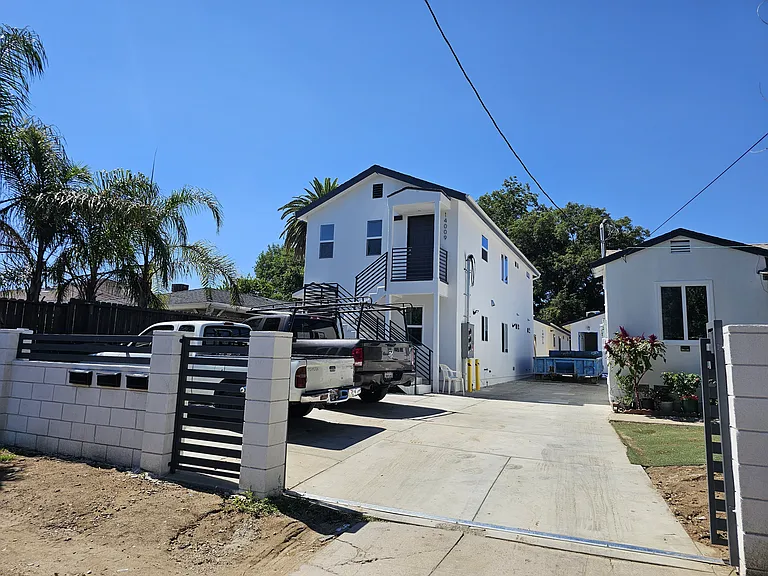 14009 Hubbard St — Photo 10