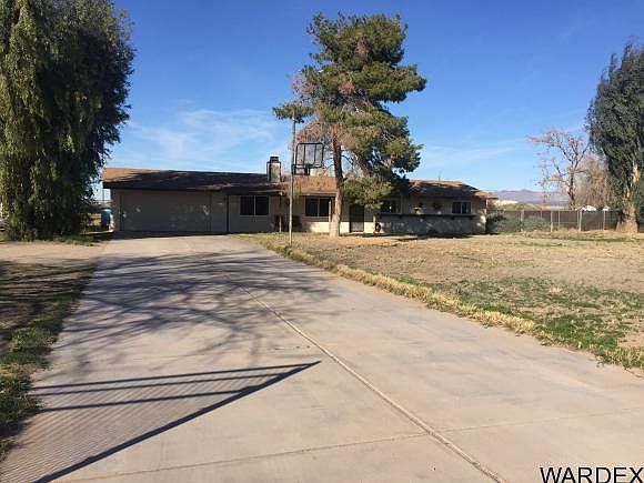 1st image of 1595 E Poplar Dr