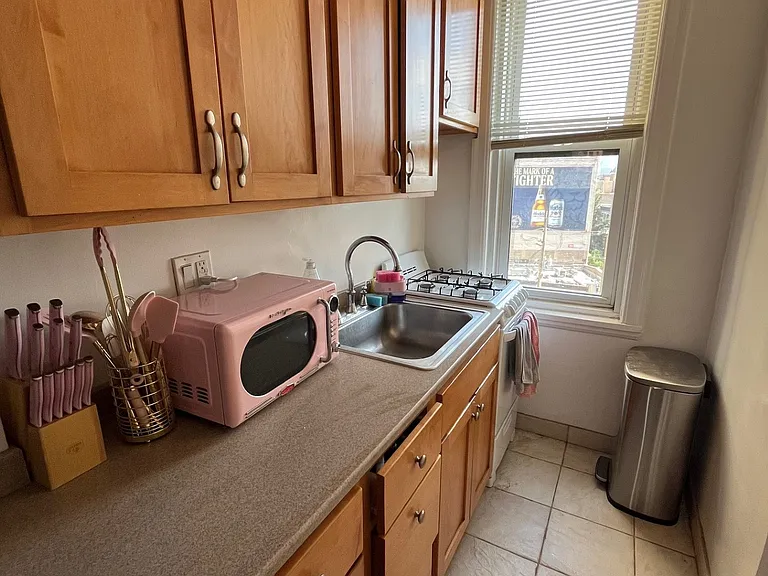 Fullerton Parkway Towers — Photo 31