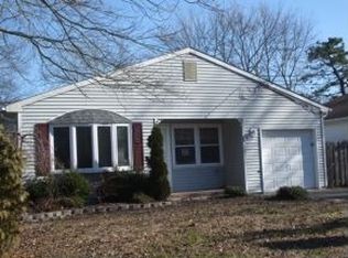 793 Willow Rd, Toms River, NJ 08753