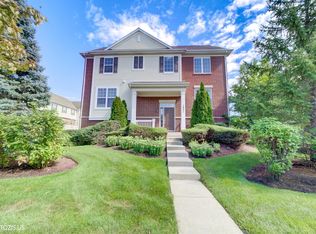 1951 Potomac Ct, Skokie, IL 60090