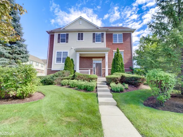 1951 Potomac Ct, Skokie, IL 60090