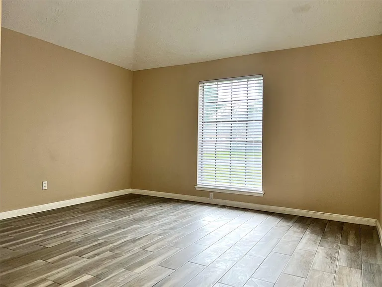 21414 Park Run Dr — Photo 7