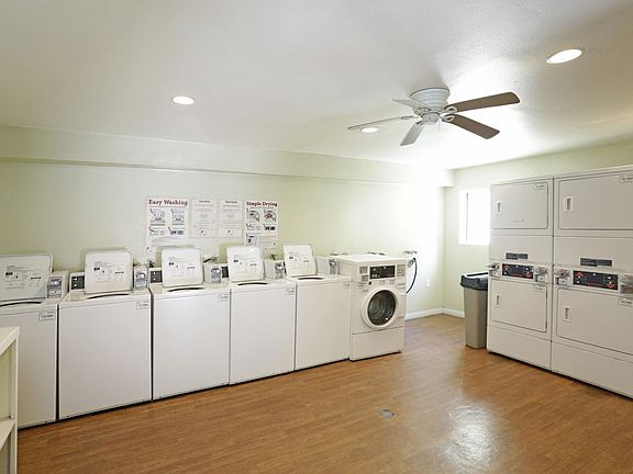 5th image of 538 S Manhattan Pl APT 403