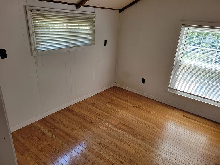 6720 Floyd St — Photo 14