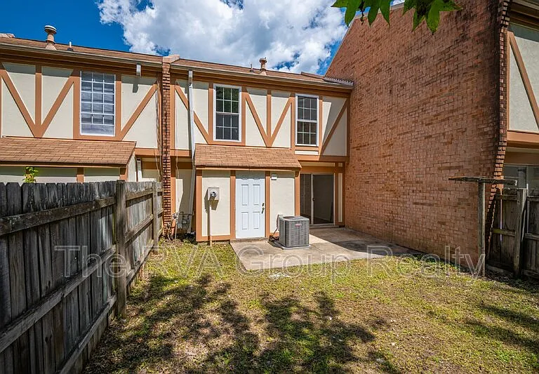 749 Pleasant St — Photo 43